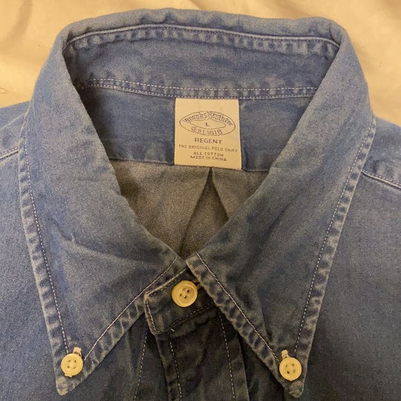 Brooks Brothers 100% cotton thin and soft blue Jean material. - Picture 2 of 7